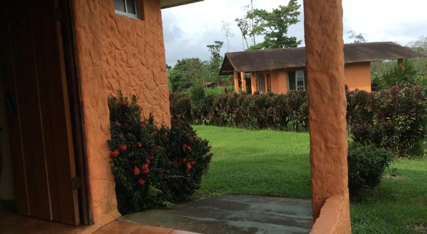 Cabinas Los Guayabos Hotel La Fortuna Room photo