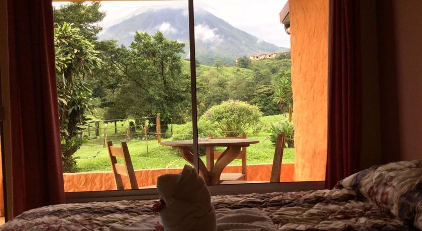 Cabinas Los Guayabos Hotel La Fortuna Room photo