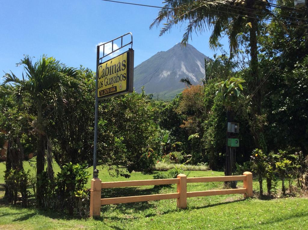 Cabinas Los Guayabos Hotel La Fortuna Exterior photo
