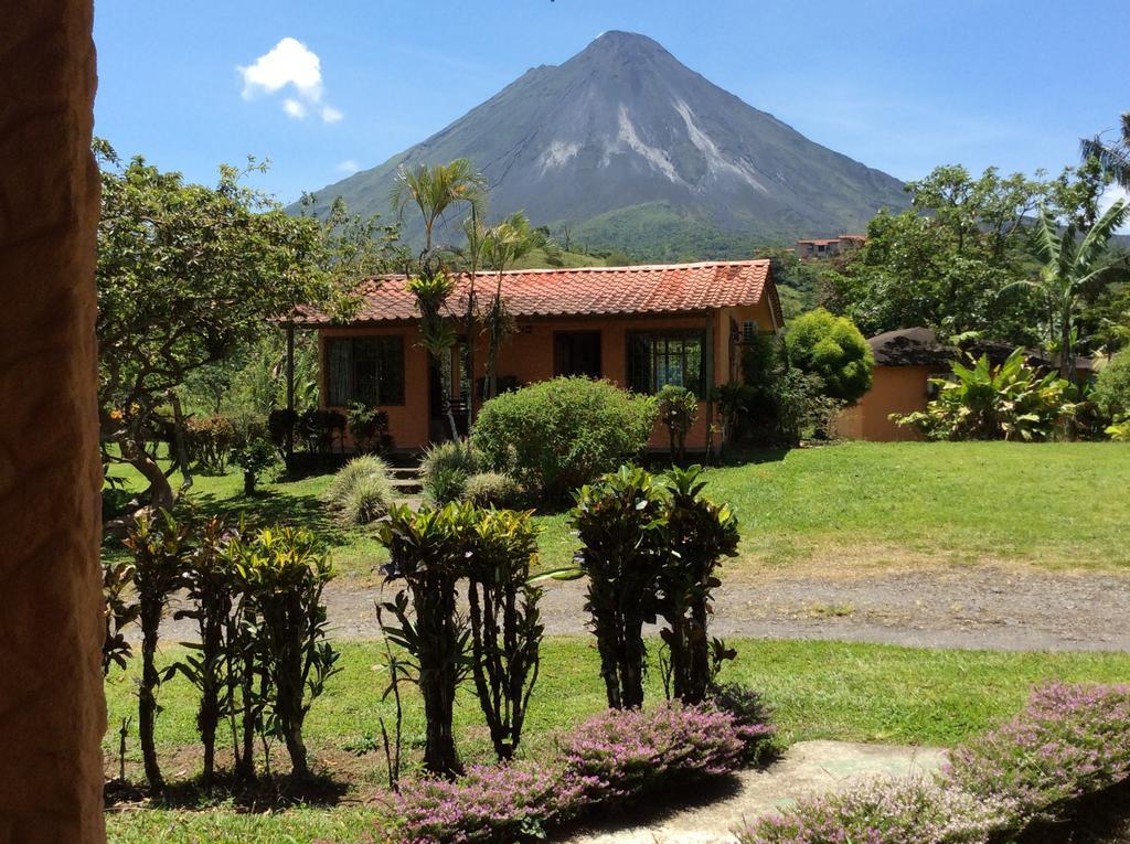 Cabinas Los Guayabos Hotel La Fortuna Exterior photo