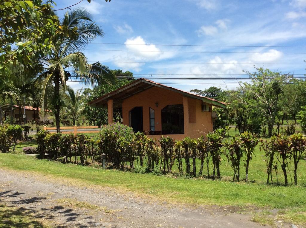 Cabinas Los Guayabos Hotel La Fortuna Exterior photo